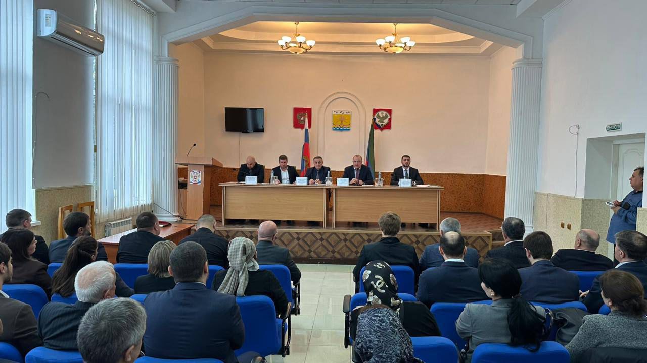 В Тарумовском районе состоялось заседание северной зональной группы по увеличению доходной части бюджета и легализации "теневого" сектора экономики